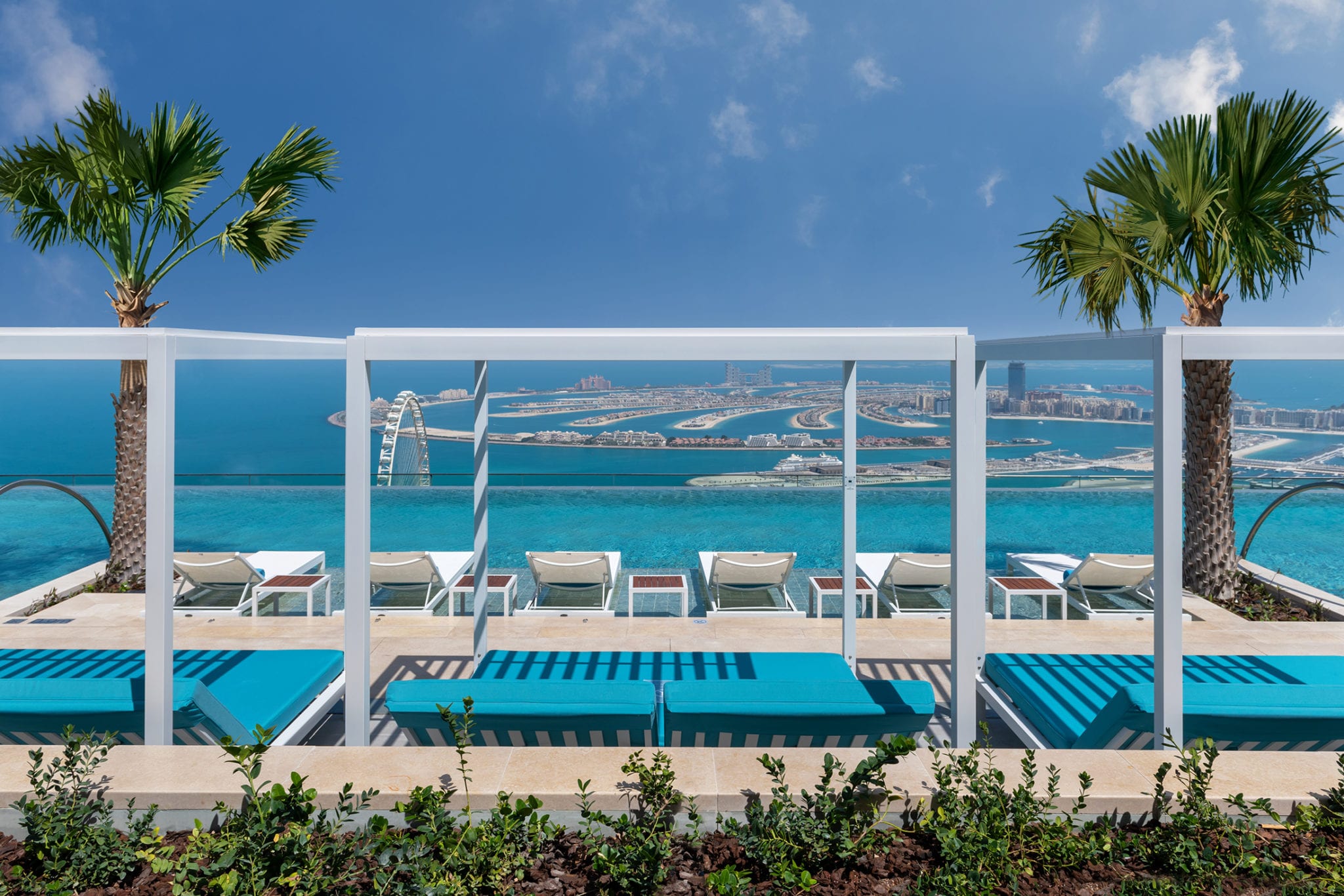 Aura skypool дубай
